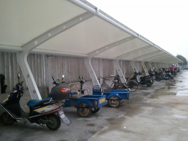車棚膜結構